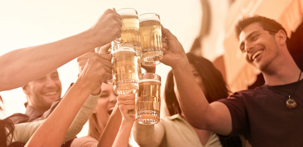 Does Your Beer Glass Matter? 