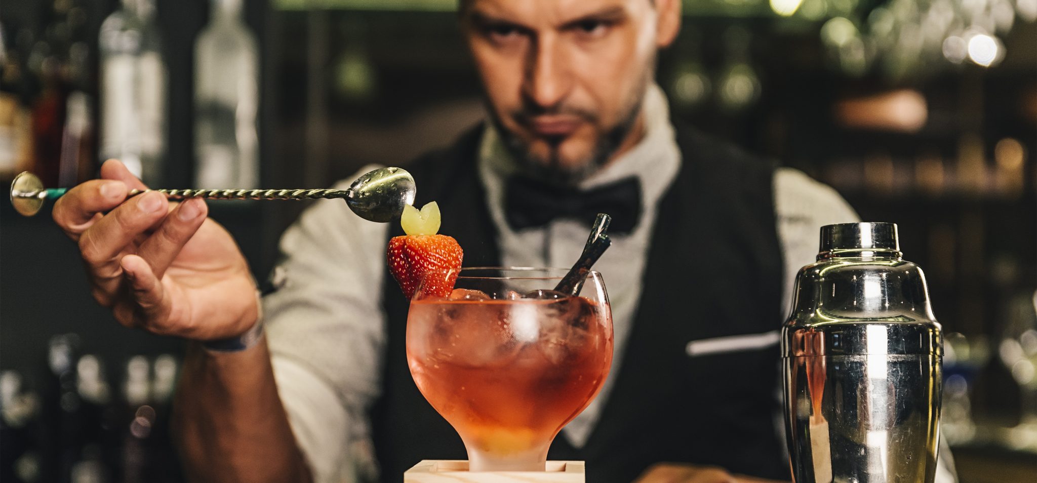 Bartender vs. Mixologist: What's the Difference? | Penn Jersey Paper