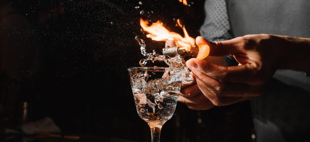 Bartender vs. Mixologist: What's the Difference? 