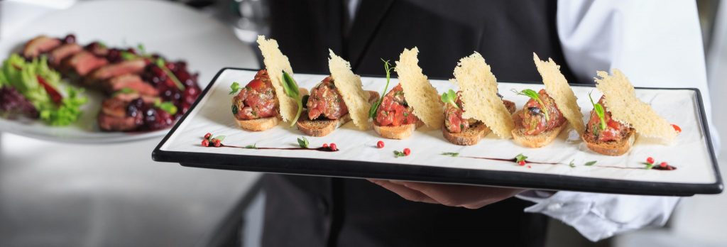 How to Help Your Customers Plan An Excellent Wedding Menu