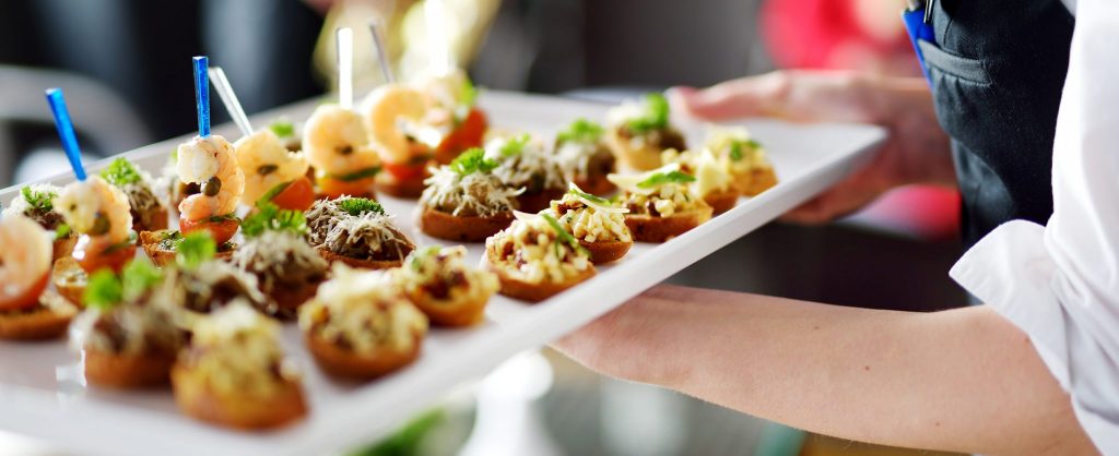 How to Help Your Customers Plan An Excellent Wedding Menu