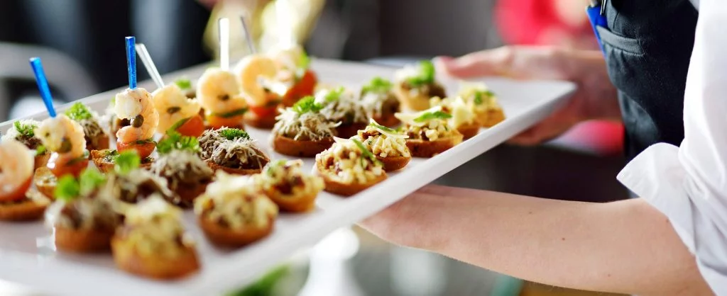 How to Help Your Customers Plan An Excellent Wedding Menu